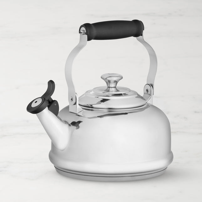 LE CREUSET Classic Whistling Kettle 1.6L