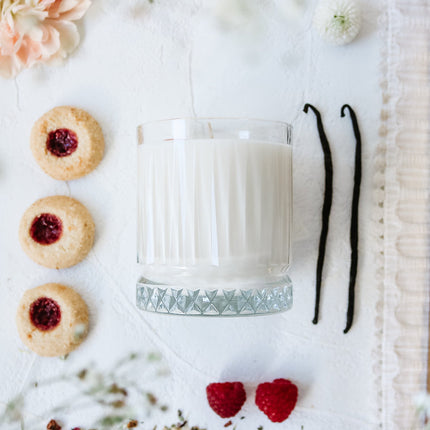 AURATAE Soy Candle, Raspberry Bon Bon