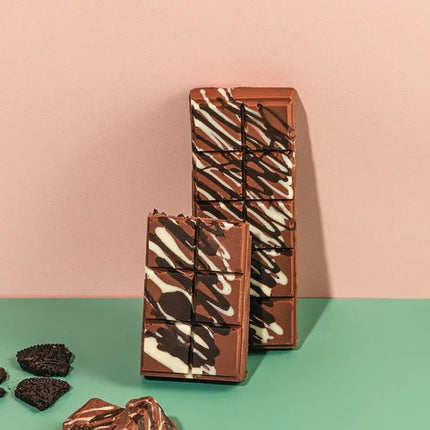 PALM BITES Dubai Cookies & Cream Chocolate Bar