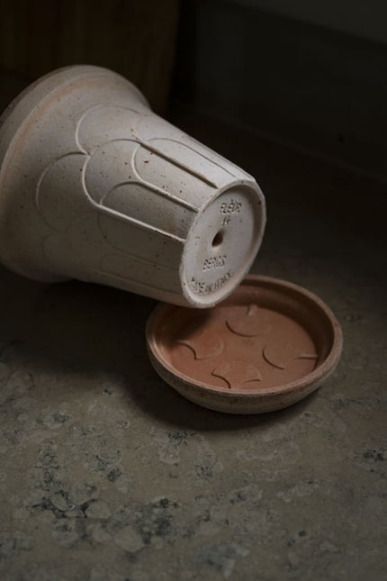 BERGS POTTER Fleur Clay Pots w/Tray